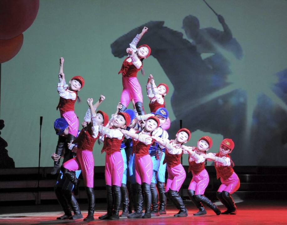 Pasaulis pasitinka 2015 metus