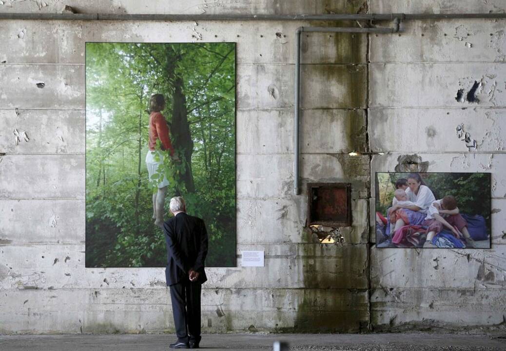Srebrenicos metinėse Serbijos premjeras apmėtytas akmenimis