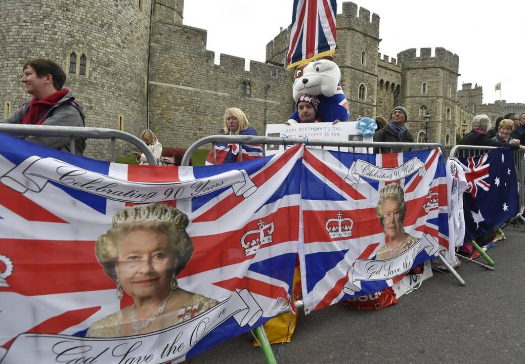 Britai švenčia karalienės 90-ąjį gimtadienį