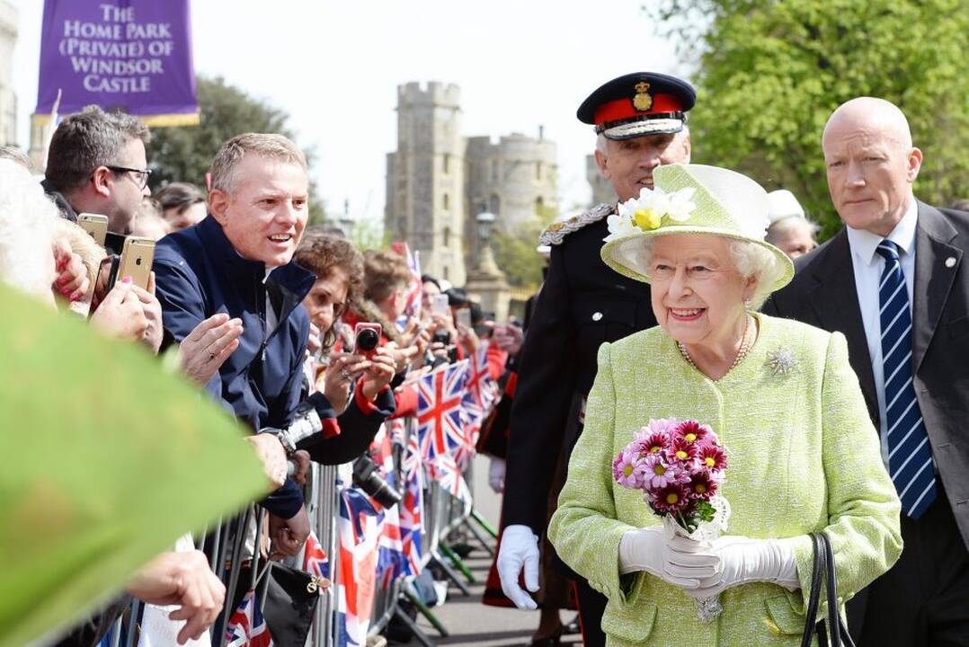 Britai švenčia karalienės 90-ąjį gimtadienį