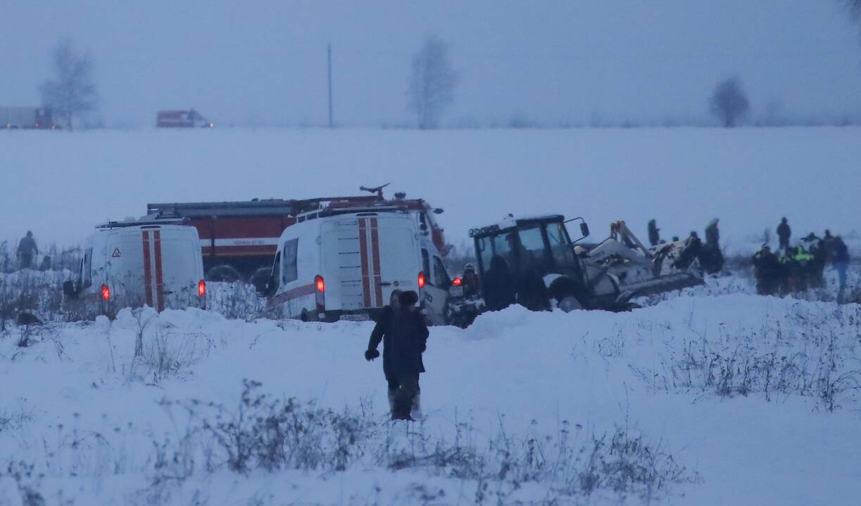 Pamaskvėje sudužo keleivinis lėktuvas