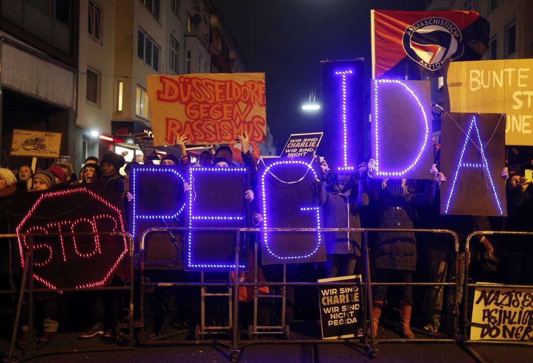 Vokietijoje – masinės islamo priešininkų ir tolerancijos šalininkų demonstracijos