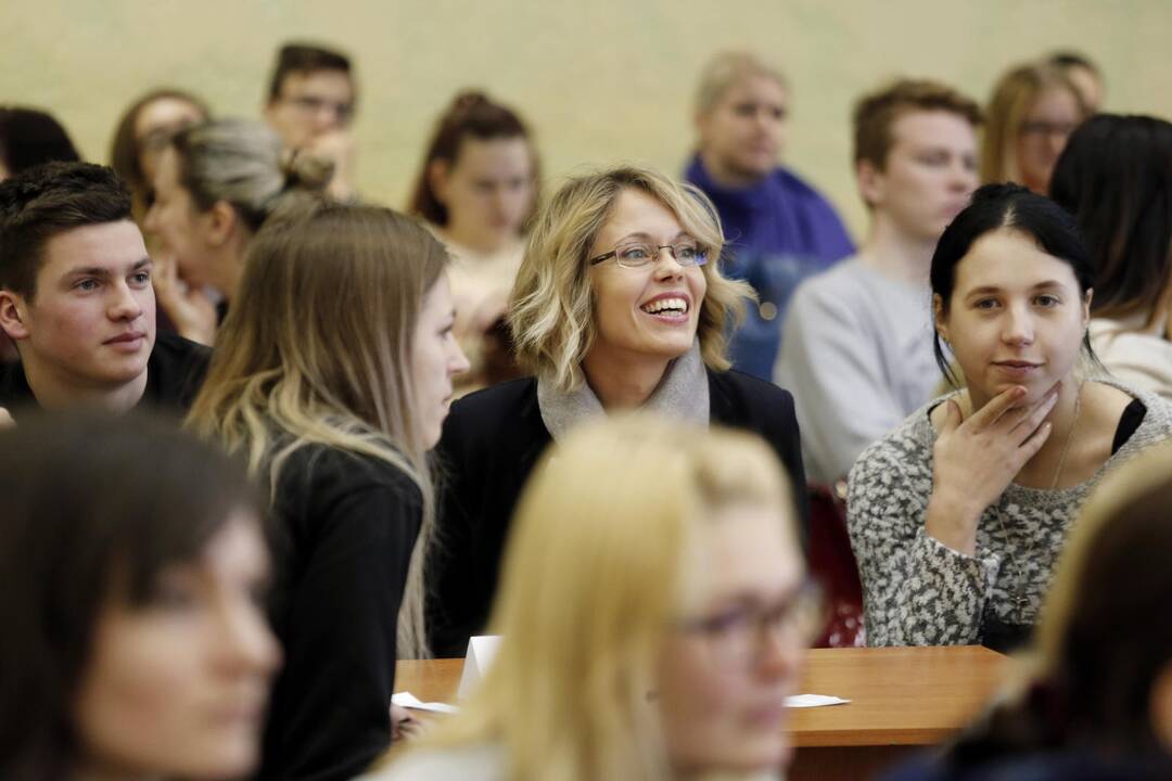 Moksleiviai gilino žinias apie E.Galvanauską