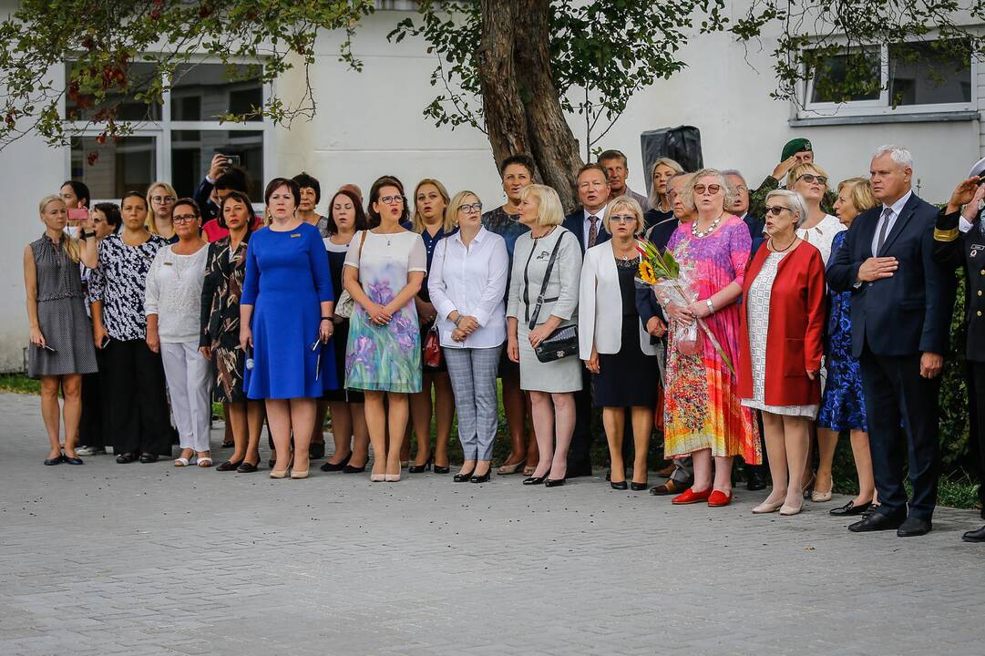 Atidaryta kadetų mokykla
