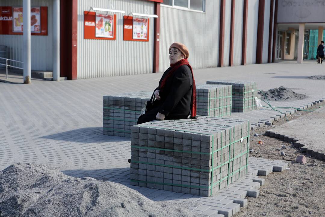 Savivaldybės specialistai apžiūrėjo vykdomus Debreceno ir Pempininkų aikščių rekonstrukcijos darbus