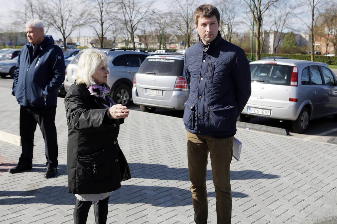 Savivaldybės specialistai apžiūrėjo vykdomus Debreceno ir Pempininkų aikščių rekonstrukcijos darbus