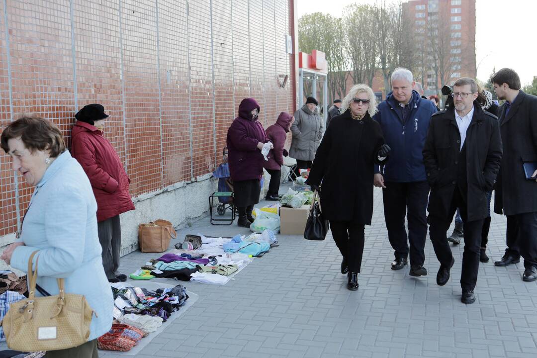 Savivaldybės specialistai apžiūrėjo vykdomus Debreceno ir Pempininkų aikščių rekonstrukcijos darbus