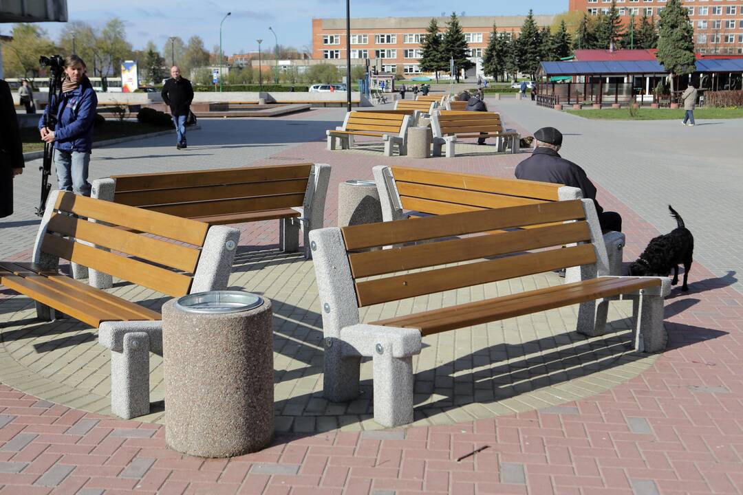 Savivaldybės specialistai apžiūrėjo vykdomus Debreceno ir Pempininkų aikščių rekonstrukcijos darbus