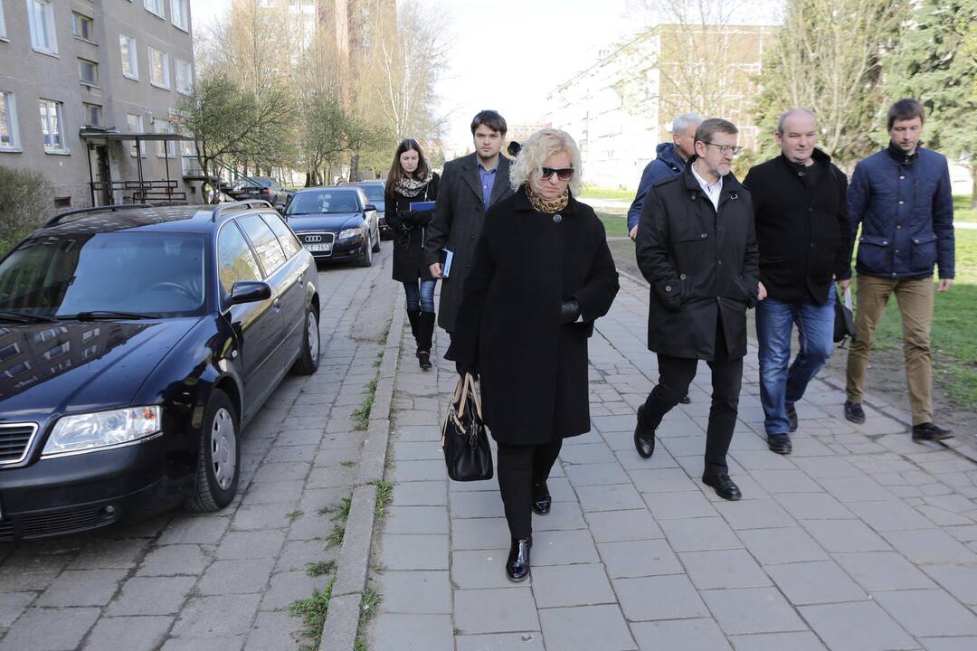 Savivaldybės specialistai apžiūrėjo vykdomus Debreceno ir Pempininkų aikščių rekonstrukcijos darbus