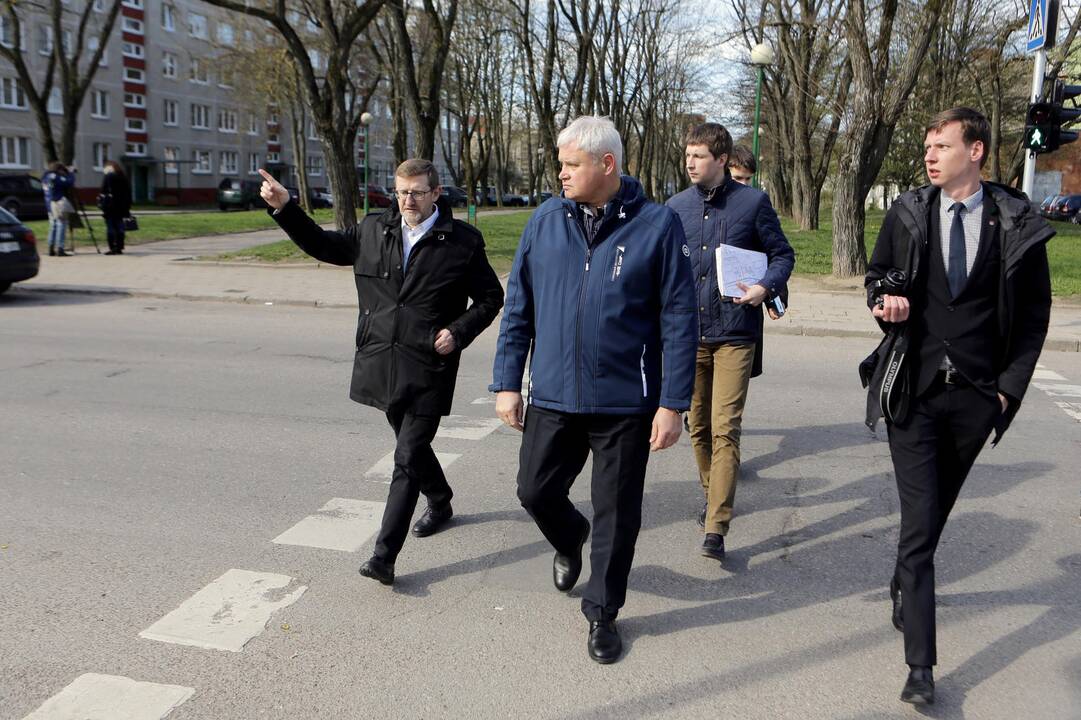 Savivaldybės specialistai apžiūrėjo vykdomus Debreceno ir Pempininkų aikščių rekonstrukcijos darbus