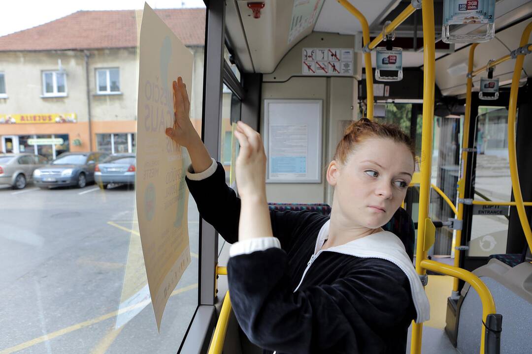 Jaunimo teatras papuošė autobusą