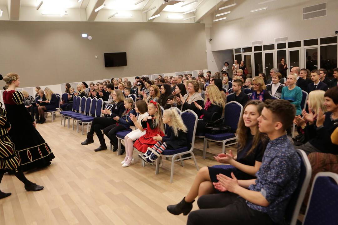 Apdovanoti geriausi Klaipėdos moksleiviai
