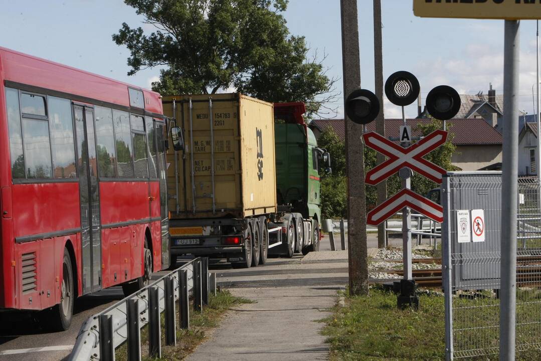 Gyventojų kantrybę bando vilkikai