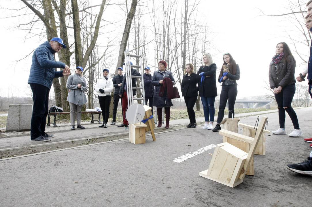 Klaipėdiečiai grąžina skolą gamtai