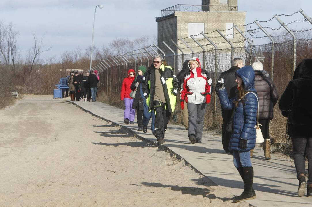 Klaipėdiečiai plūdo prie jūros