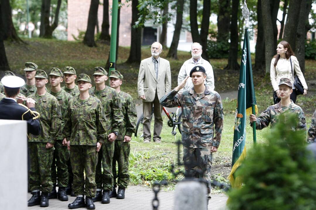 Atnaujintas paminklas 1923 metų žuvusiems sukilimo dalyviams atminti