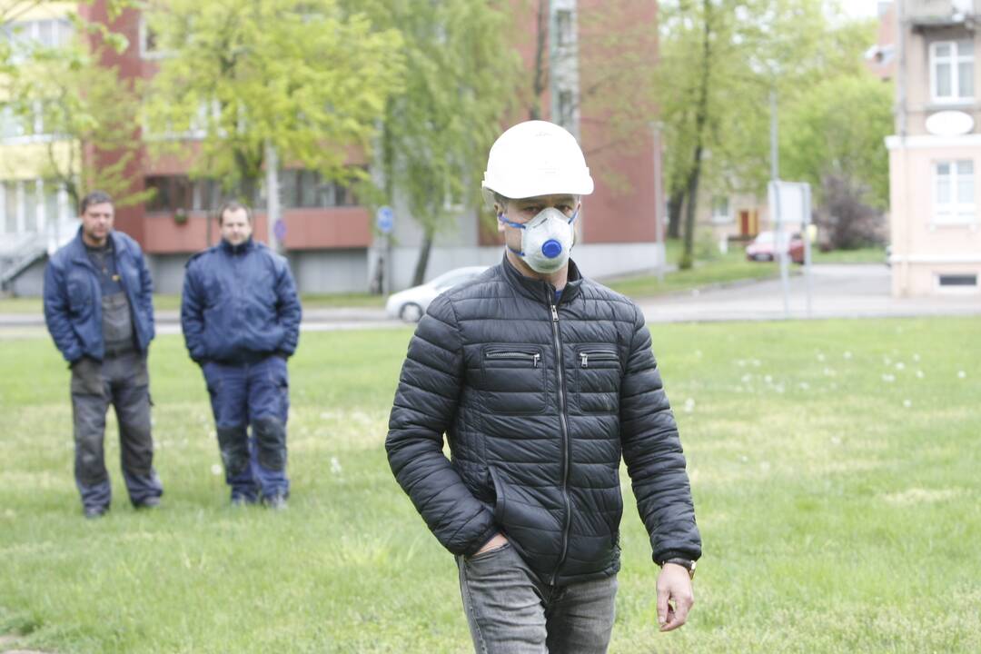 Klaipėdos centre driokstelėjo sprogimas: pro langą iššoko apdegęs žmogus