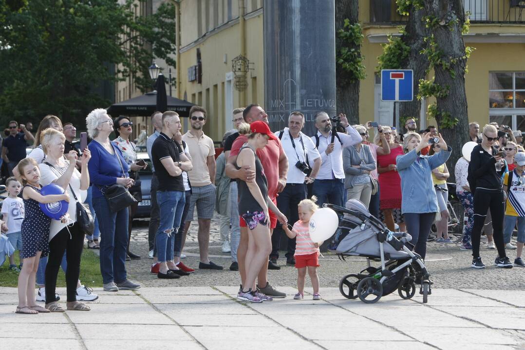  „Meridianas“ išskleidė bures