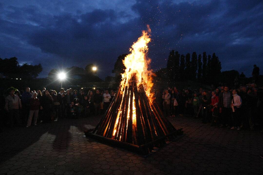 Joninių laužai 