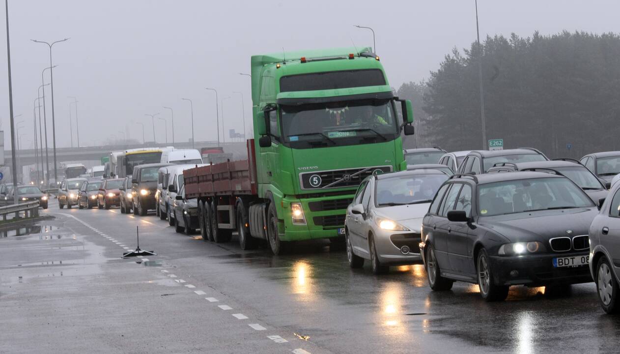 Kontrolės postai Kaune pradėjo savo darbą