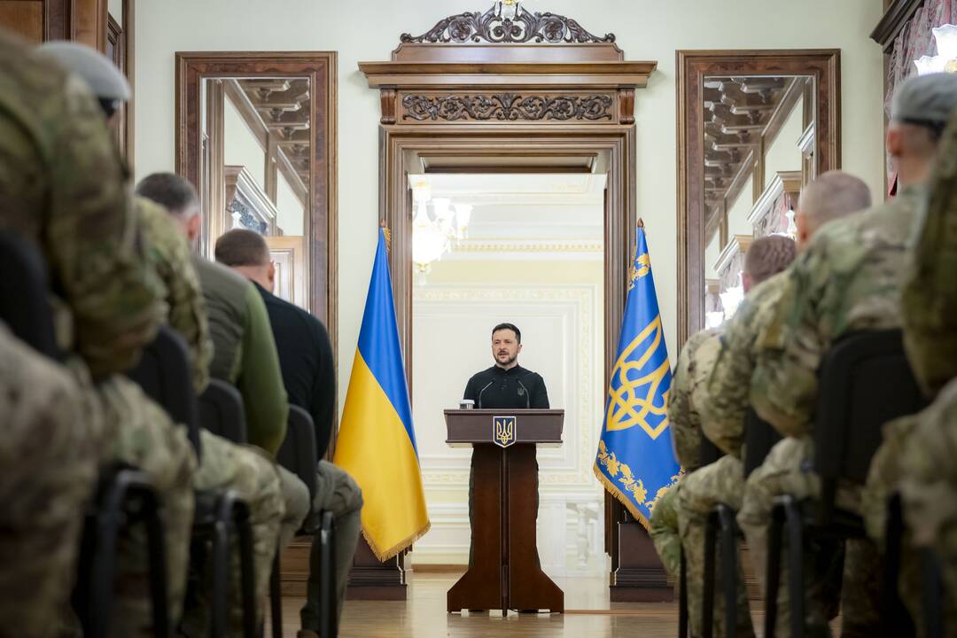 Apklausa: Zelenskiu pasitiki 69 procentai ukrainiečių