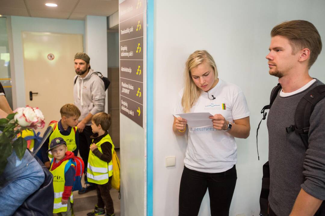 Rūta Meilutytė mokė vaikus plaukti