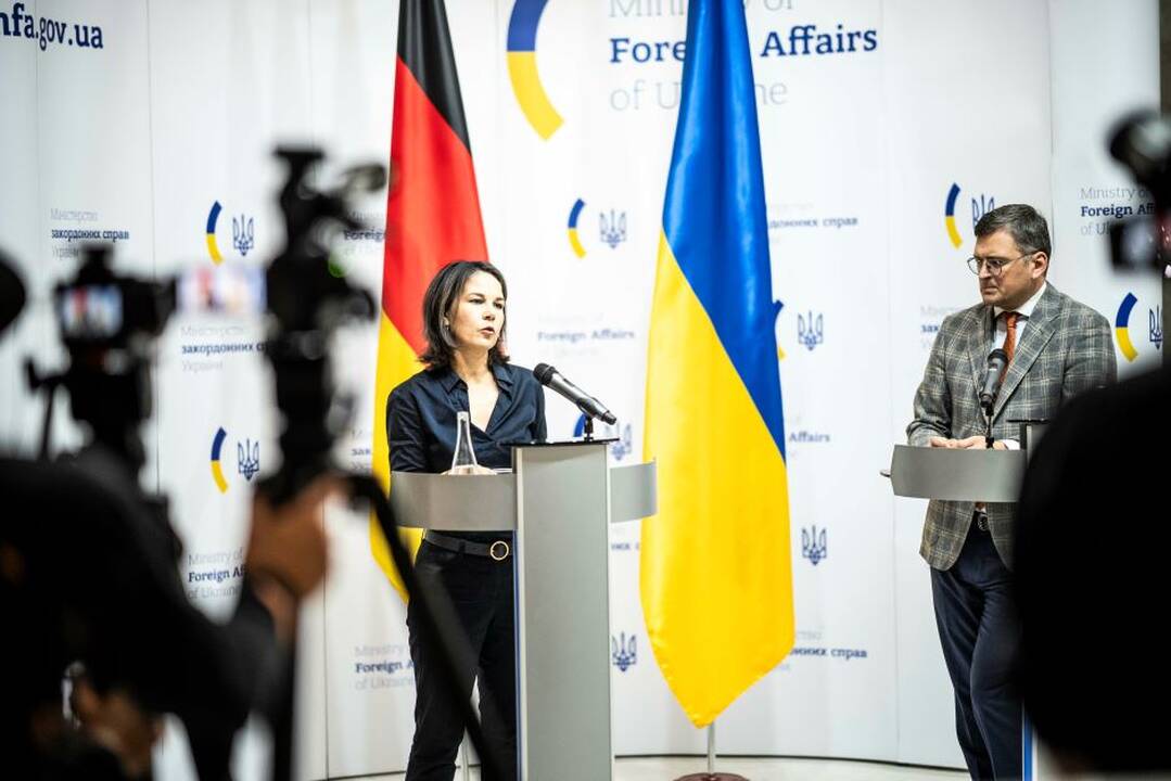 Ukraina paragino Vokietiją atsiųsti jai ilgo nuotolio raketų „Taurus“