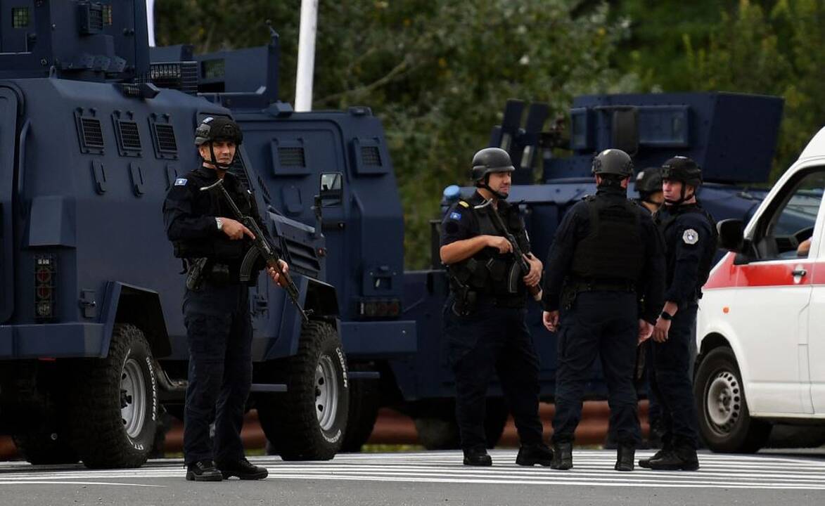 Serbija sako sulaikiusi Kosovo policininką nužudžiusios užpuolikų grupės įtariamą lyderį