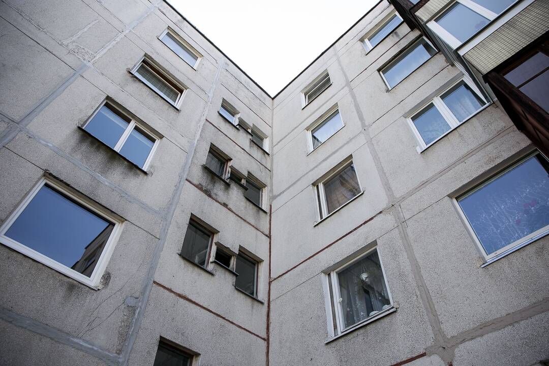 Daugiabučio namo balkone – vyro lavonas 
