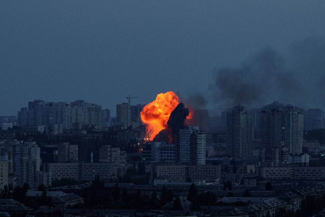 Rusija Ukrainoje surengė raketų ir dronų išpuolį