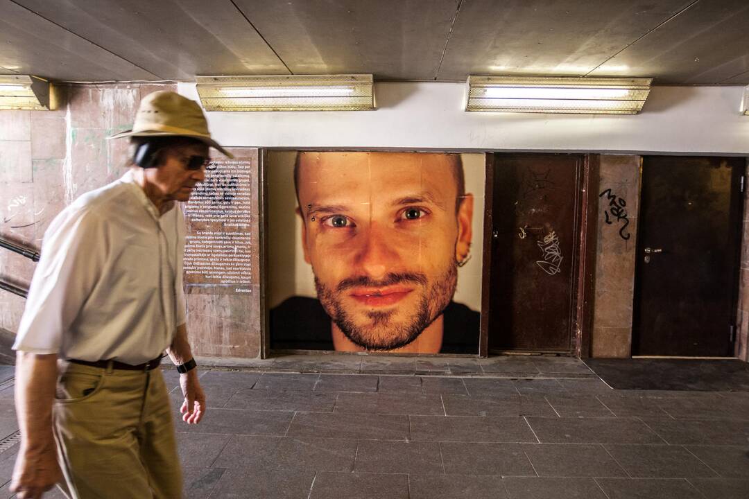 Meno kūriniai požeminėje perėjoje