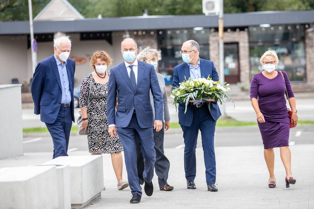 Kaunas atsisveikina su kardiochirurgijos legenda Jurgiu Brėdikiu