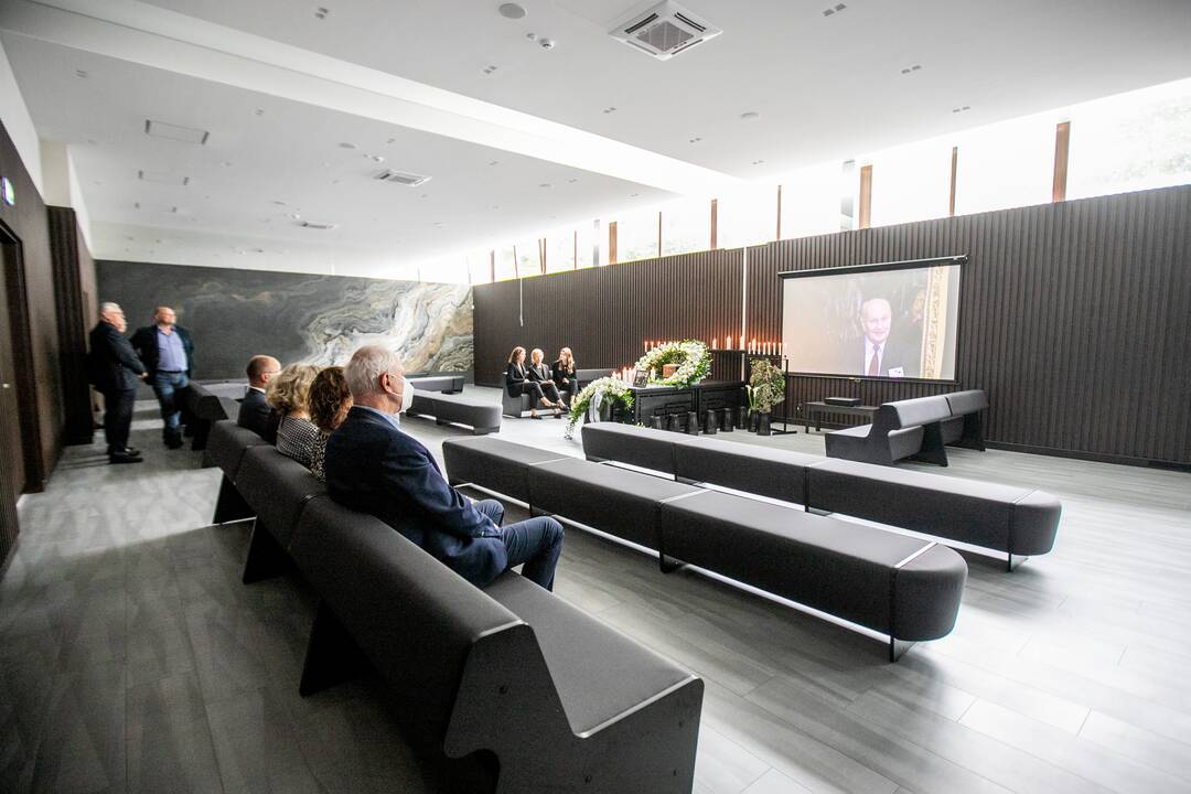 Kaunas atsisveikina su kardiochirurgijos legenda Jurgiu Brėdikiu
