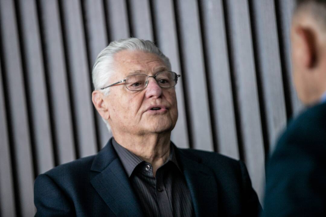 Kaunas atsisveikina su kardiochirurgijos legenda Jurgiu Brėdikiu