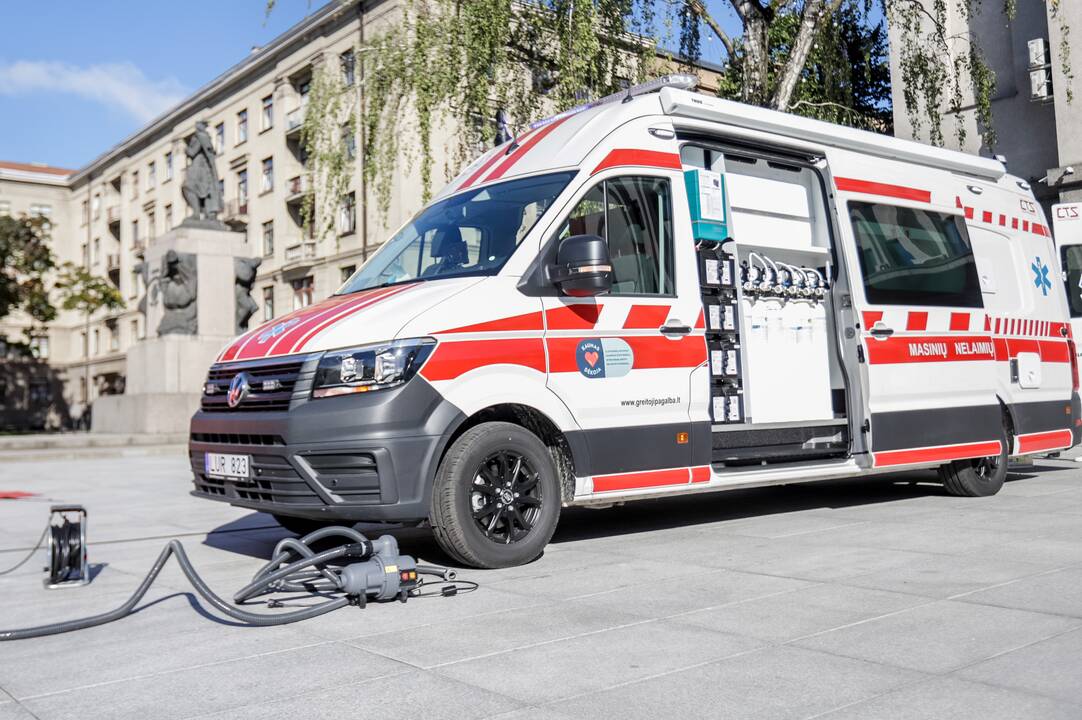 Masinių nelaimių logistikos automobilio pristatymas Kaune