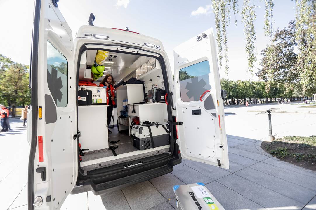Masinių nelaimių logistikos automobilio pristatymas Kaune