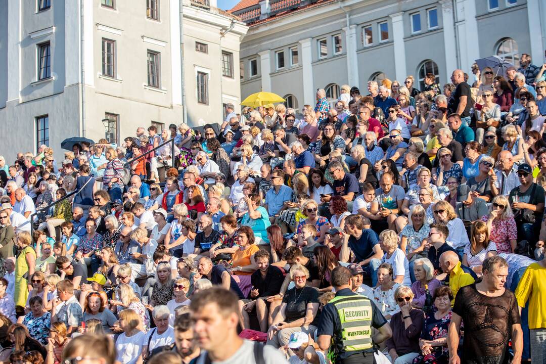 Liepos 6-ąją skriejo marga populiariausių operečių melodijų pynė