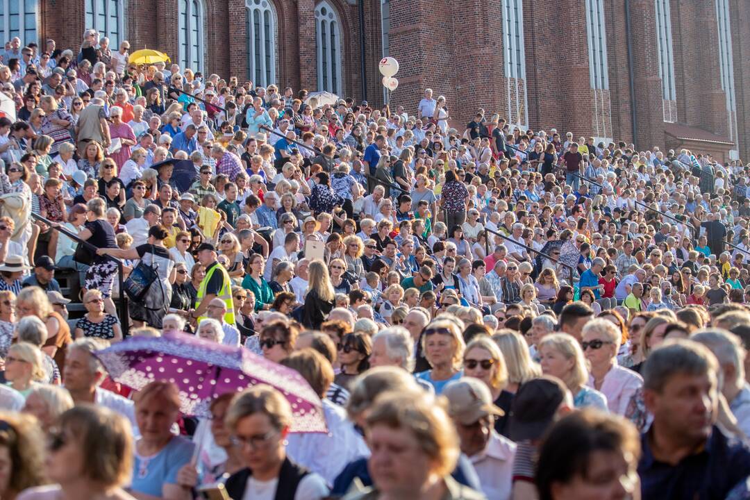 Liepos 6-ąją skriejo marga populiariausių operečių melodijų pynė