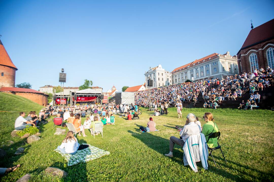 Liepos 6-ąją skriejo marga populiariausių operečių melodijų pynė