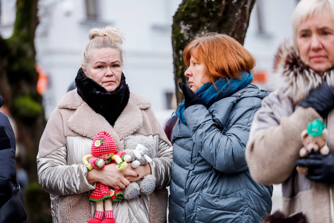 Prie Kauno savivaldybės tėvai protestuoja prieš skiepus vaikams