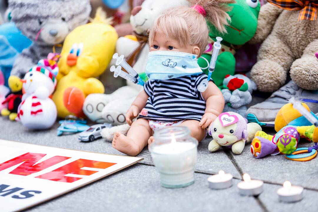 Prie Kauno savivaldybės tėvai protestuoja prieš skiepus vaikams