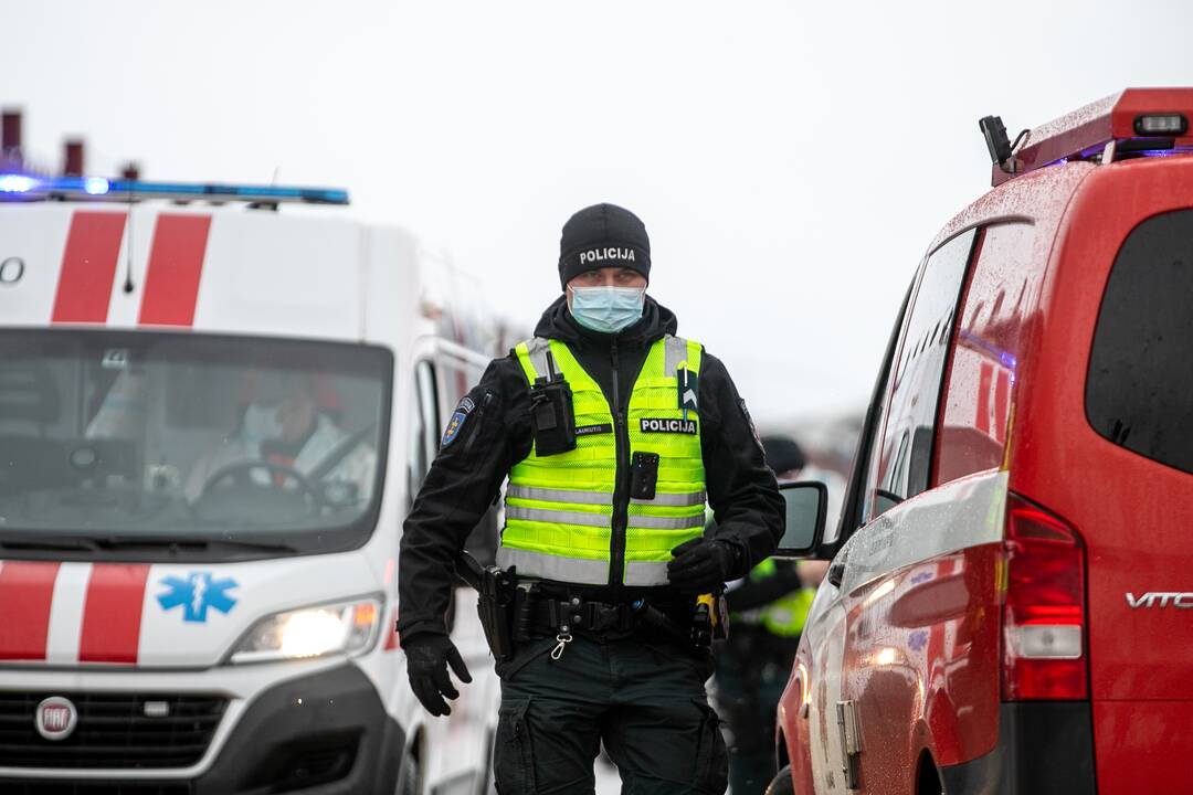 Nelaimė Kaune – tilto per Nerį statybų aikštelėje ant žmonių nukrito plokštė