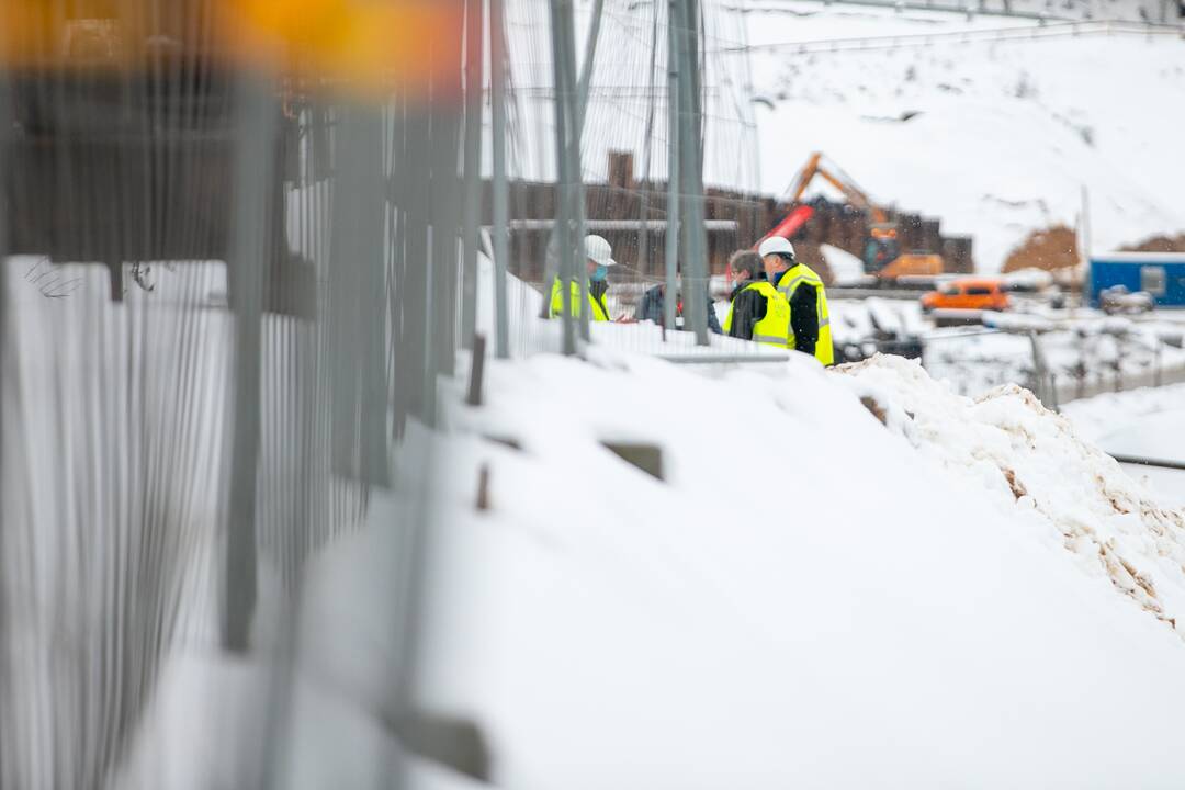 Nelaimė Kaune – tilto per Nerį statybų aikštelėje ant žmonių nukrito plokštė