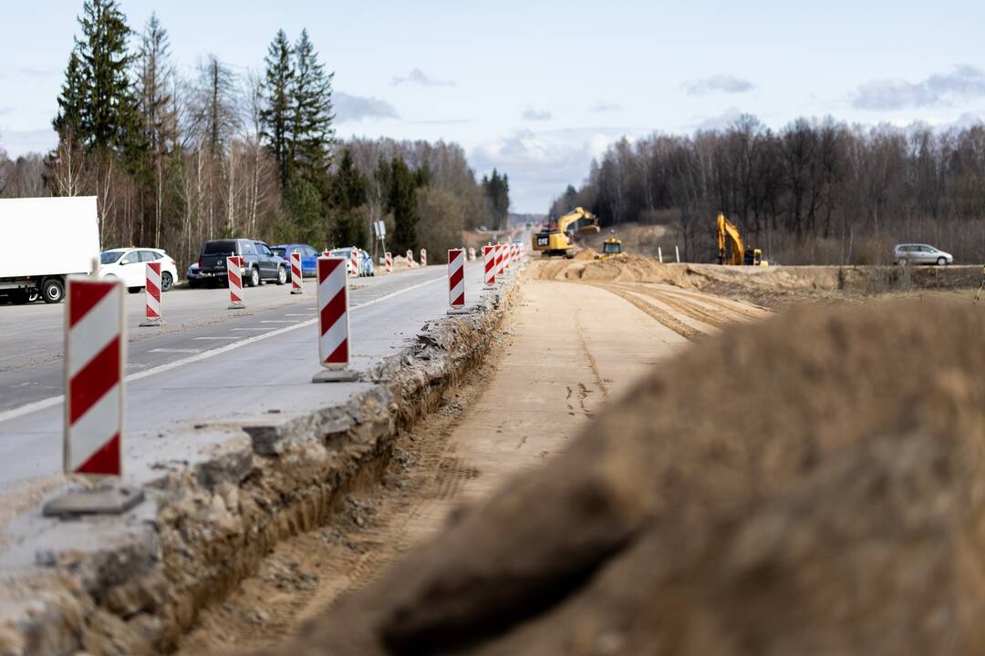 Paskutinio 43 kilometrų ilgio magistralės Vilnius–Utena ruožo rekonstrukcija: įkasta simbolinė kapsulė 