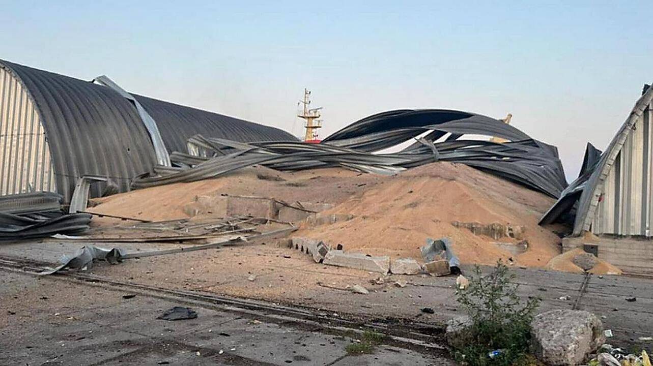 Kyjivas: per naujausią Rusijos raketų ataką sugadinta beveik 40 tūkst. tonų grūdų