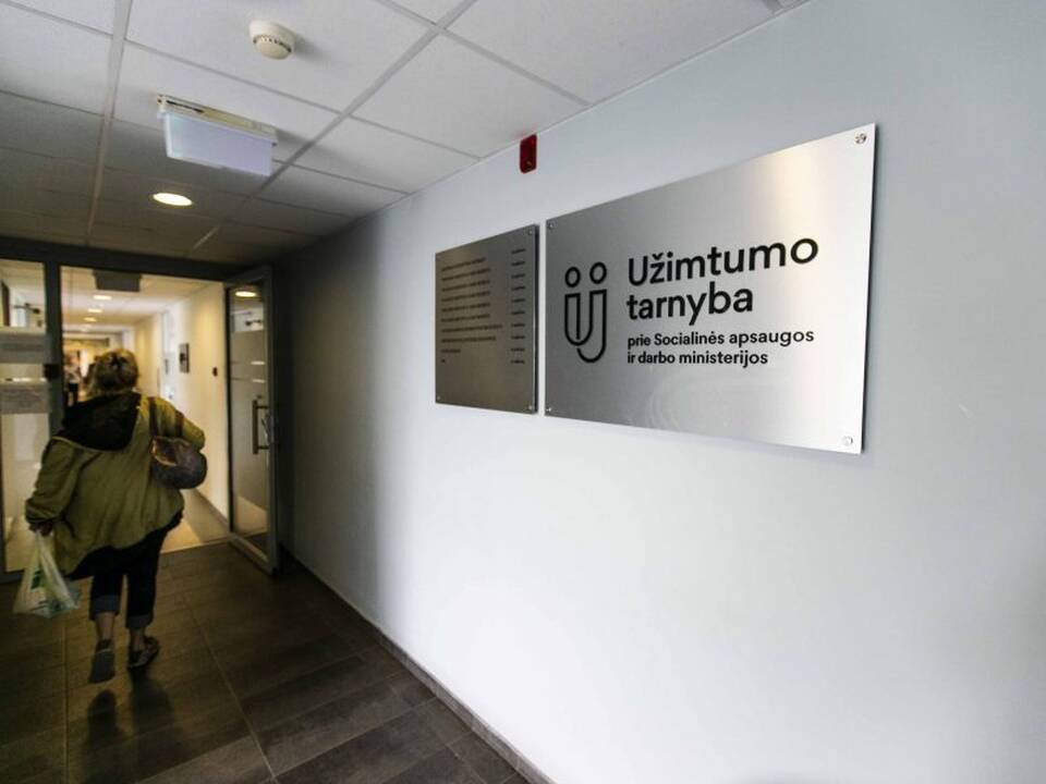 Užimtumo tarnyba: vidurvasarį pastebimas mažesnis aktyvumas darbo rinkoje