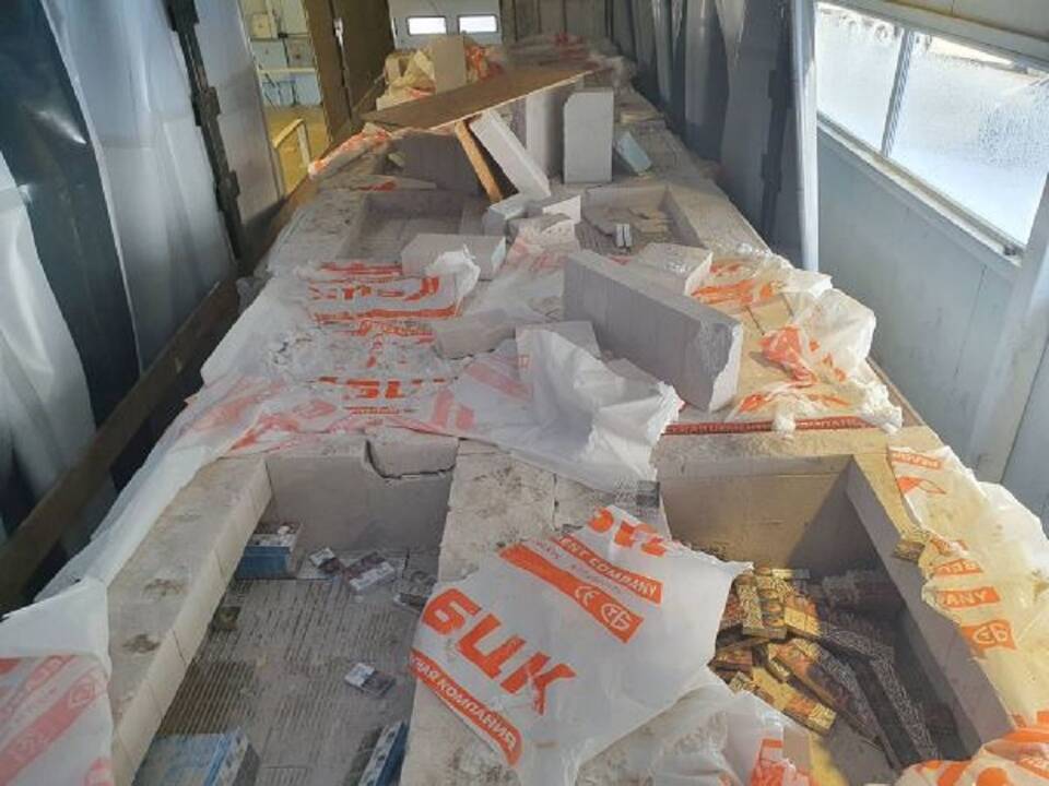 Muitininkai per pusmetį sulaikė 8,8 mln. pakelių cigarečių kontrabandos