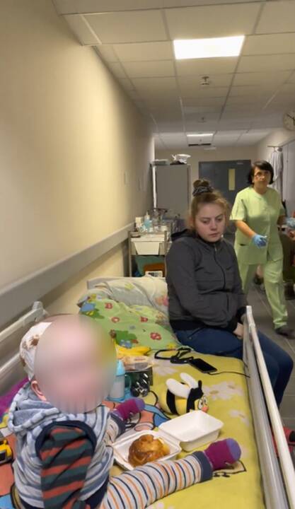 Ukrainos medikų kasdienybė: nuotraukos iš vaikų ligoninės Kyjive