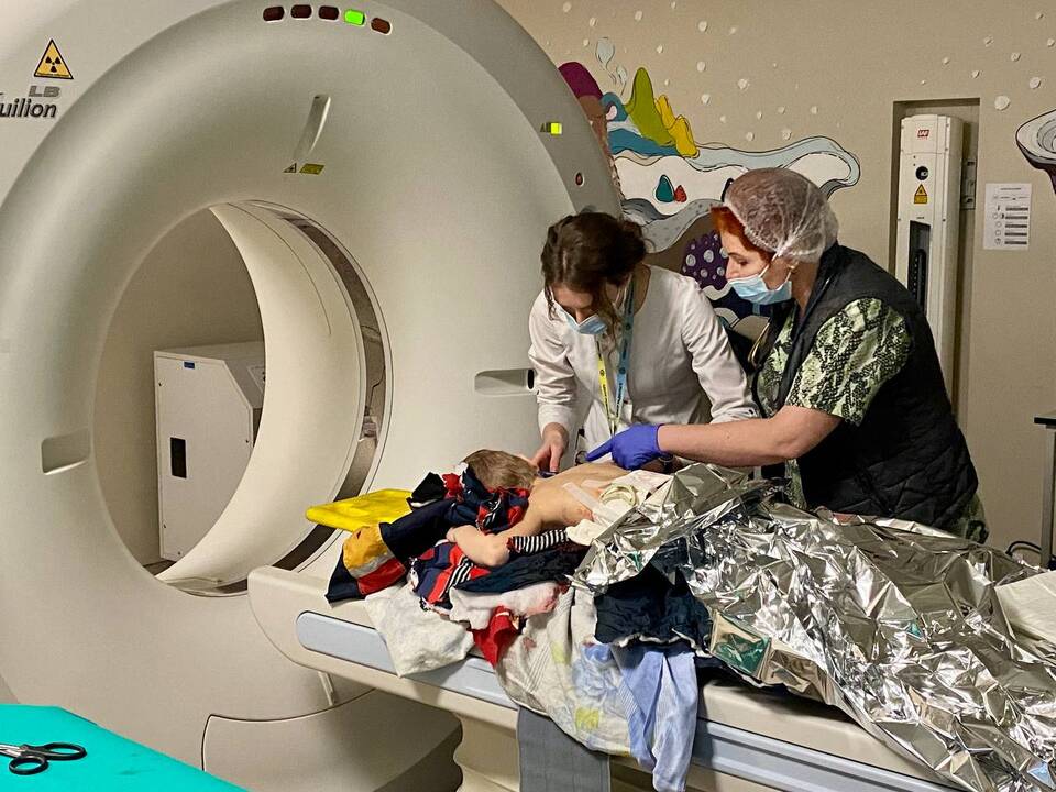 Ukrainos medikų kasdienybė: nuotraukos iš vaikų ligoninės Kyjive