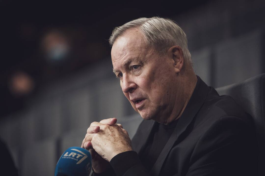 Unikalu: to paties kūrinio motyvais spektaklius Kaune ir Diuseldorfe kuriantis R.Wilsonas akcentuoja - kiekvienas jų būsiąs savitas. Nuotraukoje - vokiškojo "Doriano" akimirka.
